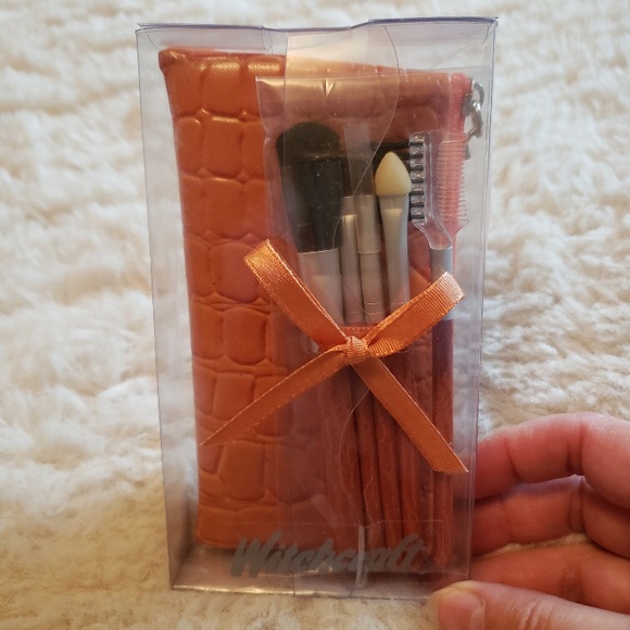 WITCHCRAFT Make-up Brush and Bag Kit - Picture 1 of 3